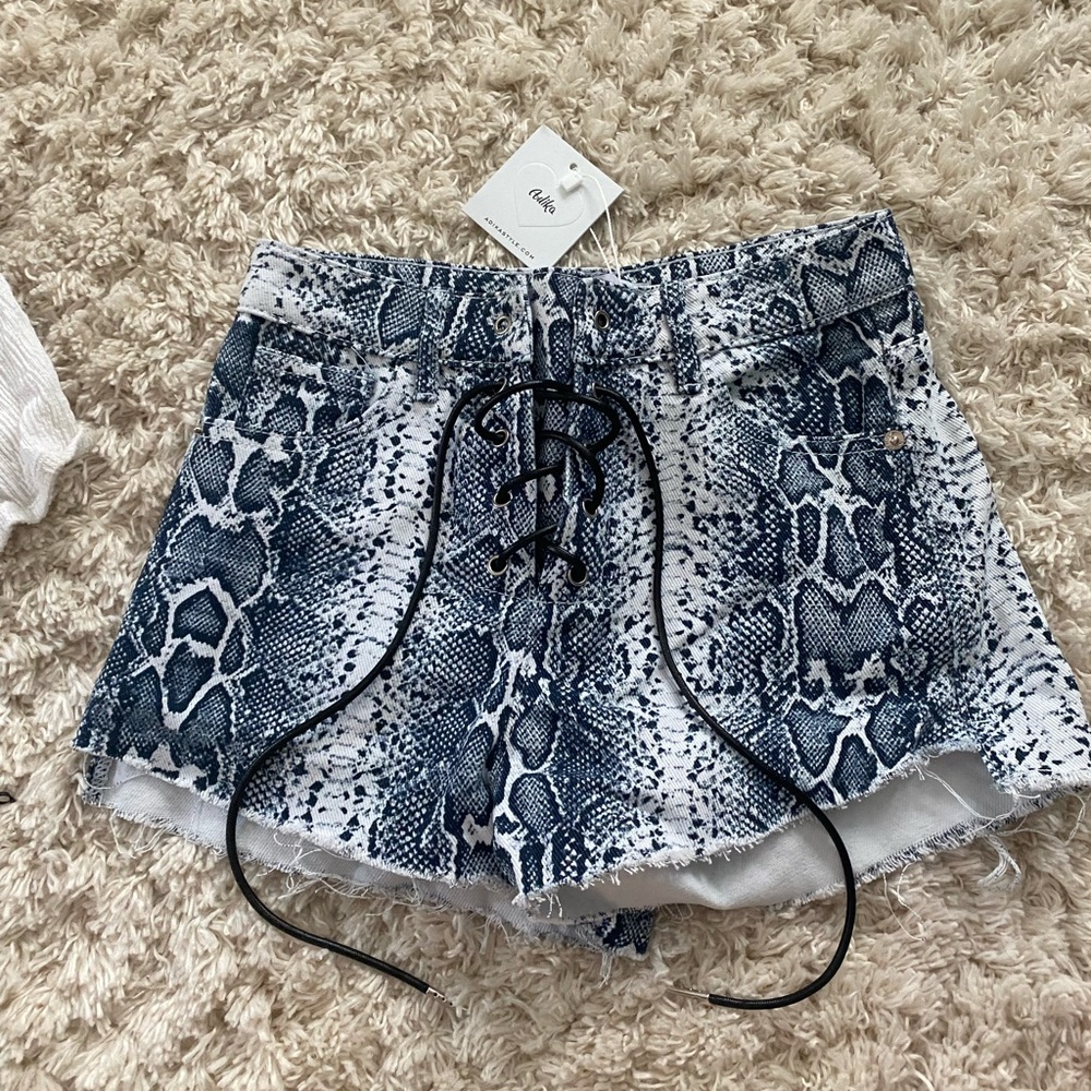 Adika Shorts